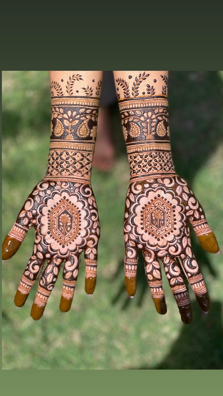Traditional henna design by Rimple