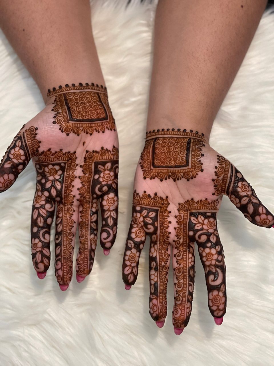 Traditional henna design by Rimple