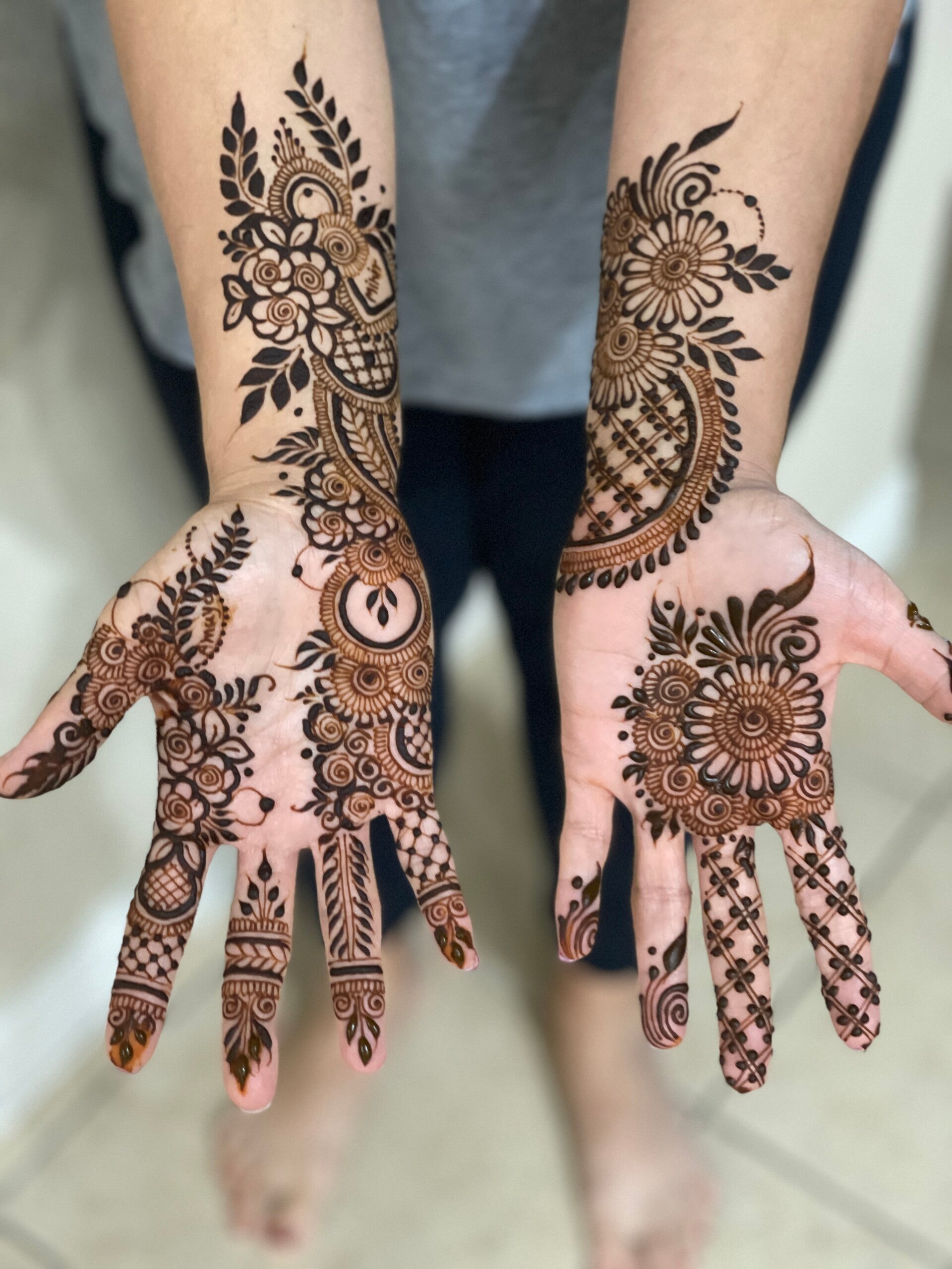 Henna design