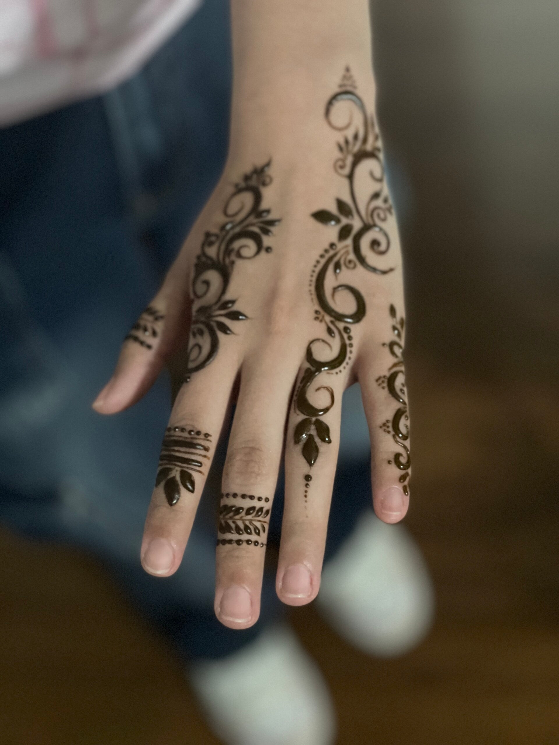 Henna design