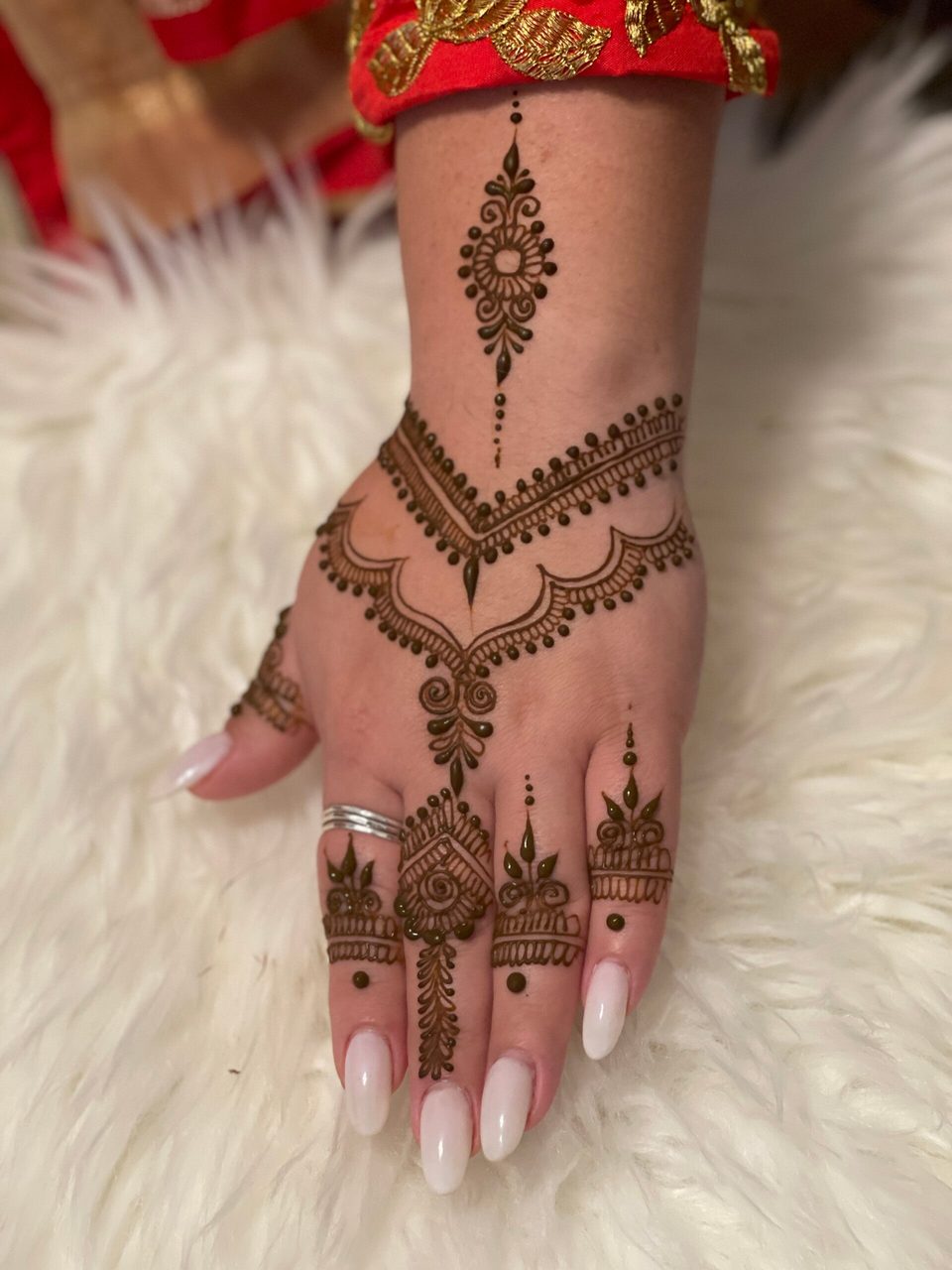 Modern henna design by Rimple