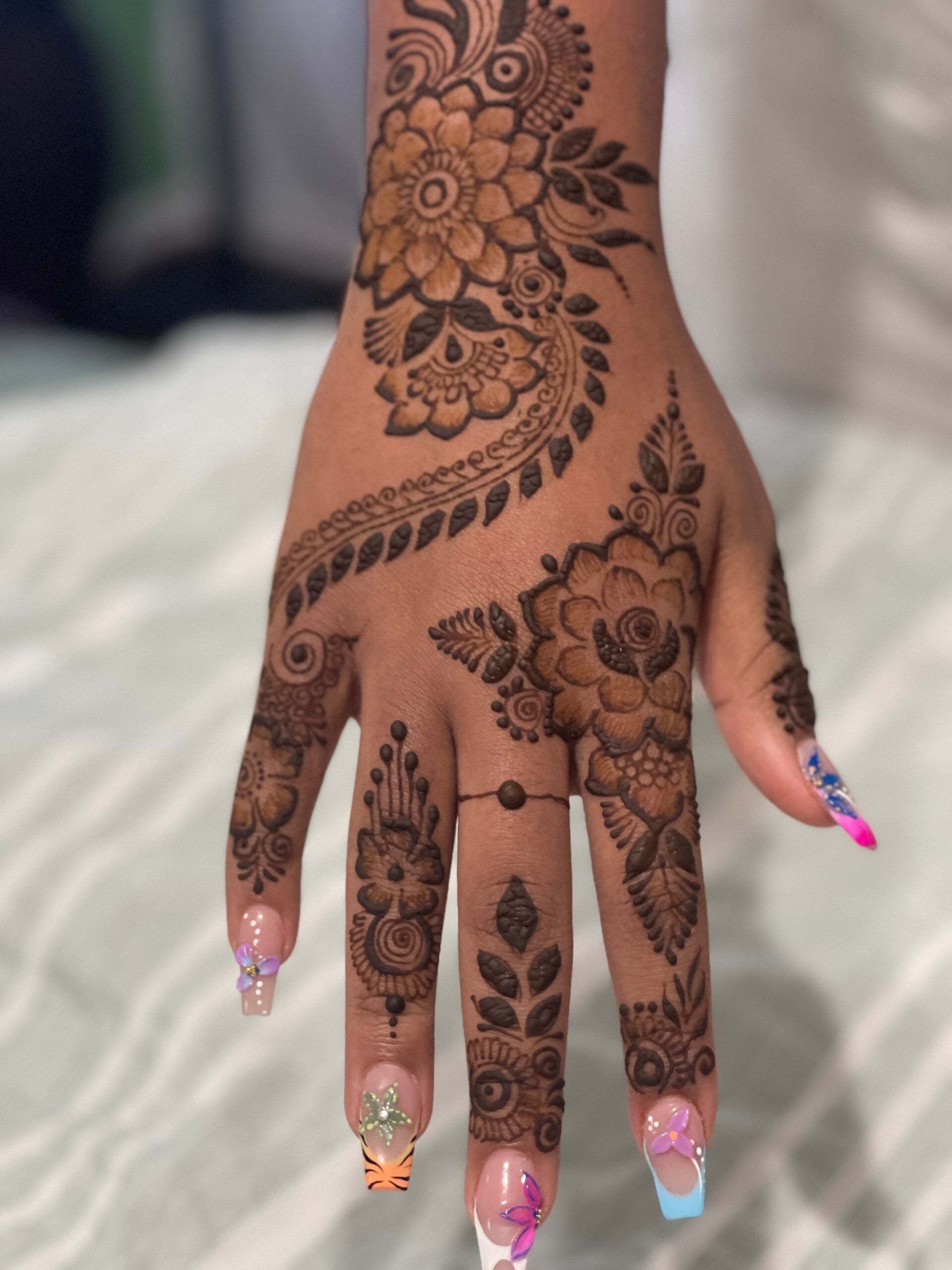 Engagement henna