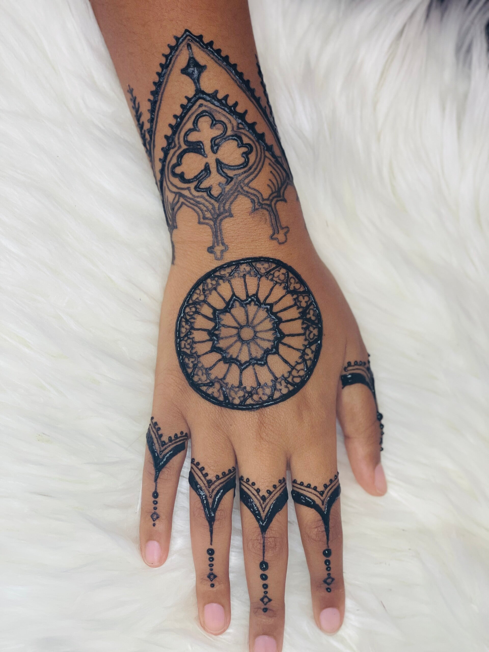 Henna design