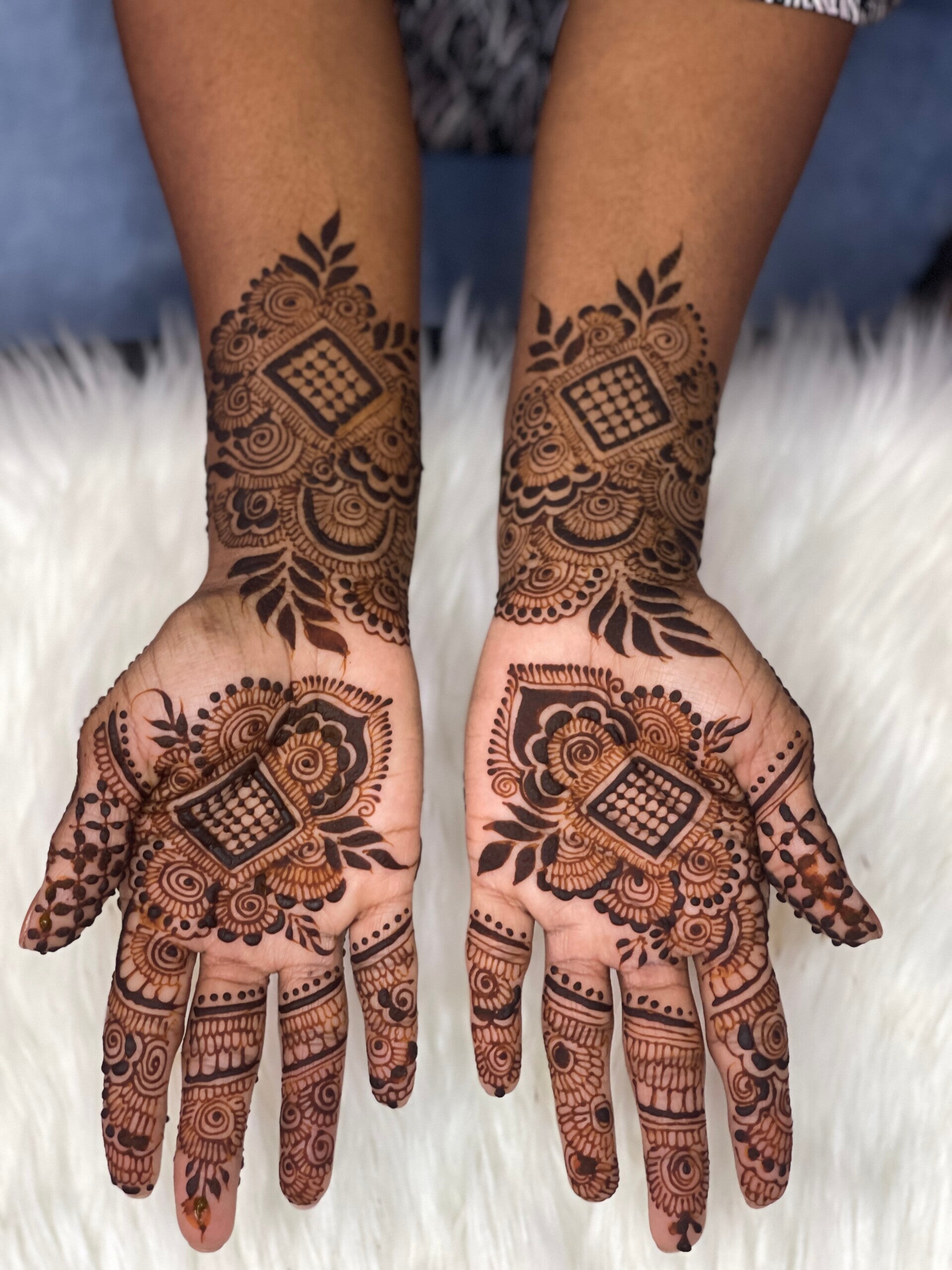 Henna design